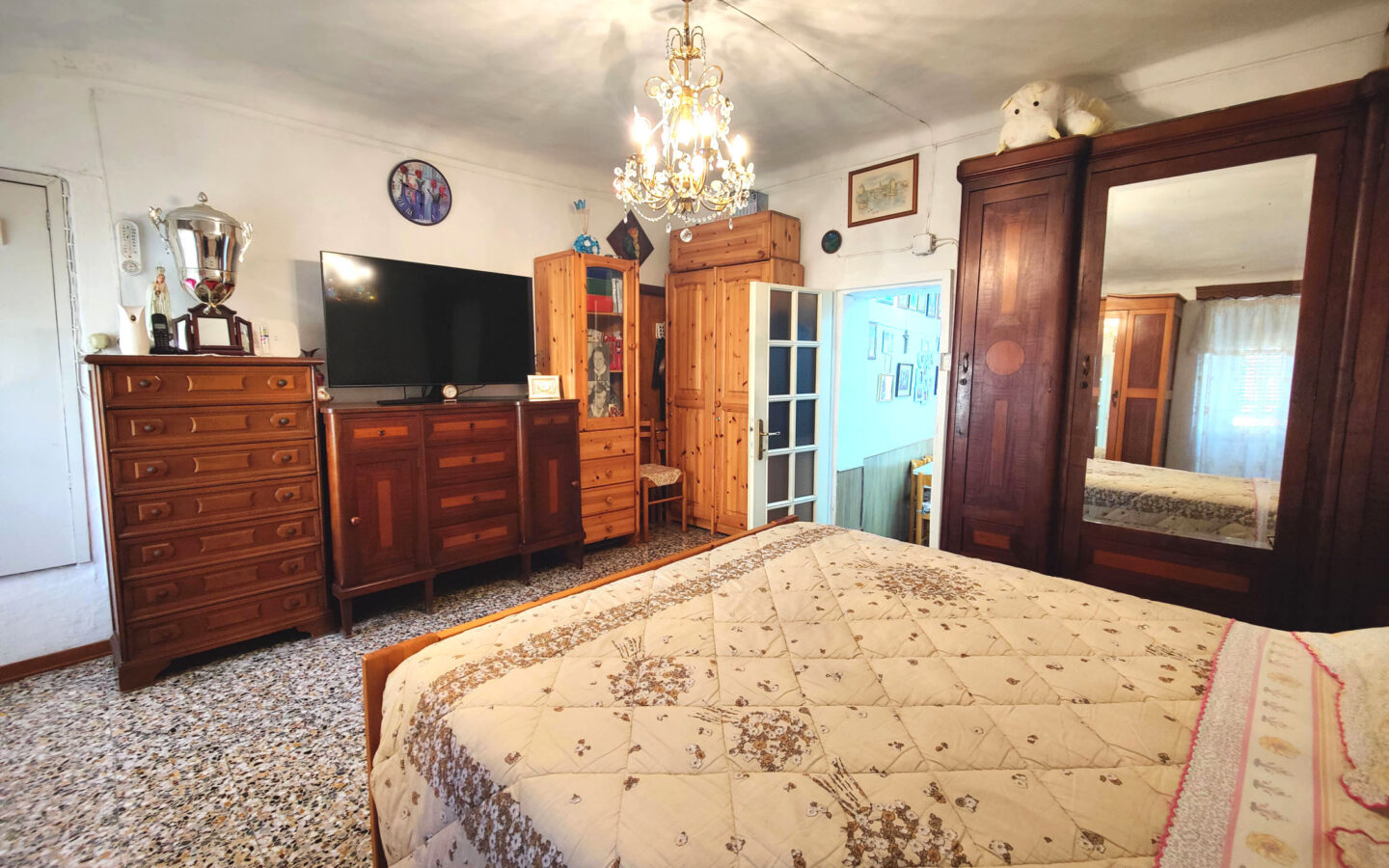 B65 Two-bedroom Apartment With Scenic Terrace In Ospedaletti