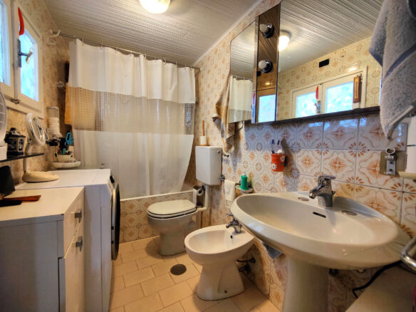 B65 Two-bedroom Apartment With Scenic Terrace In Ospedaletti