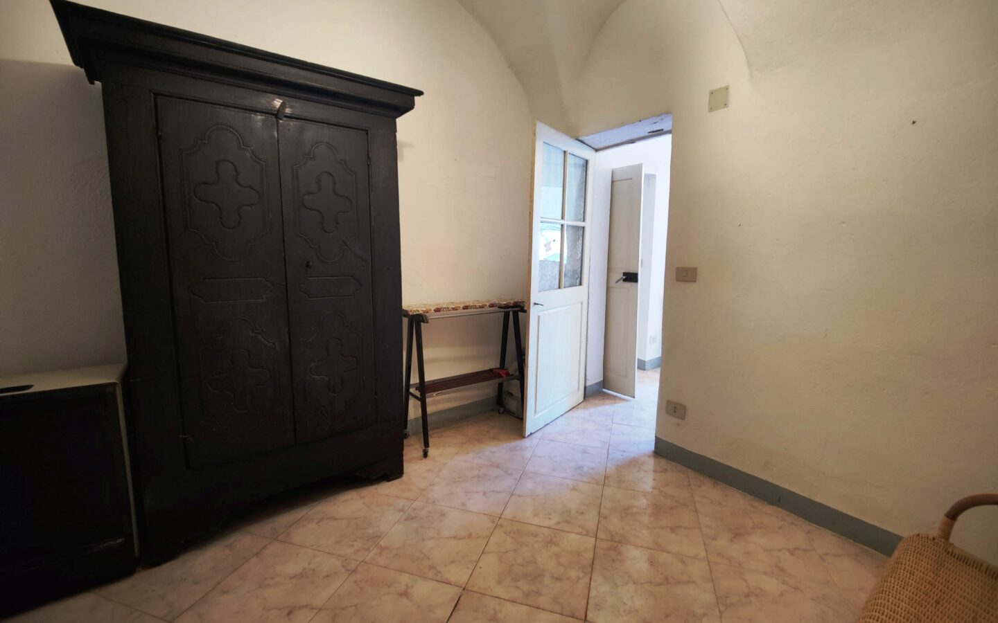 Tr64 Historic Townhouse In Central Ceriana With Unique Features