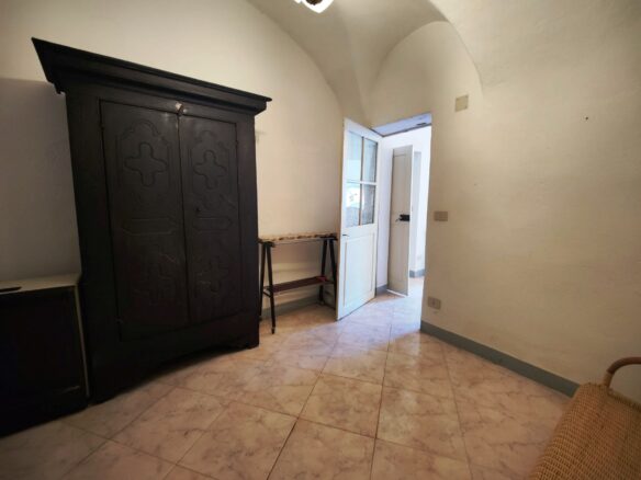 Tr64 Historic Townhouse In Central Ceriana With Unique Features