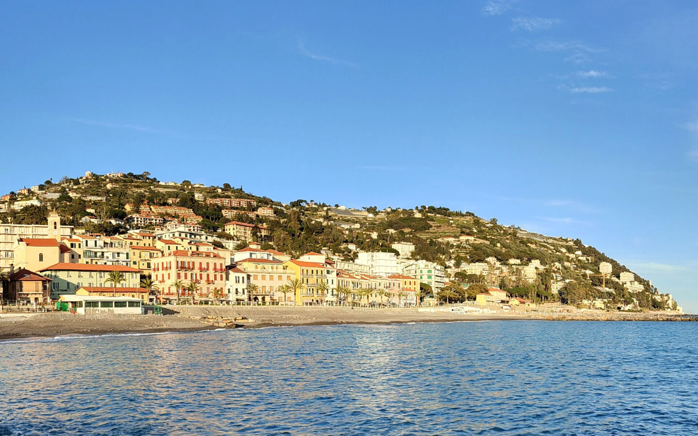 B65 Two-bedroom Apartment With Scenic Terrace In Ospedaletti
