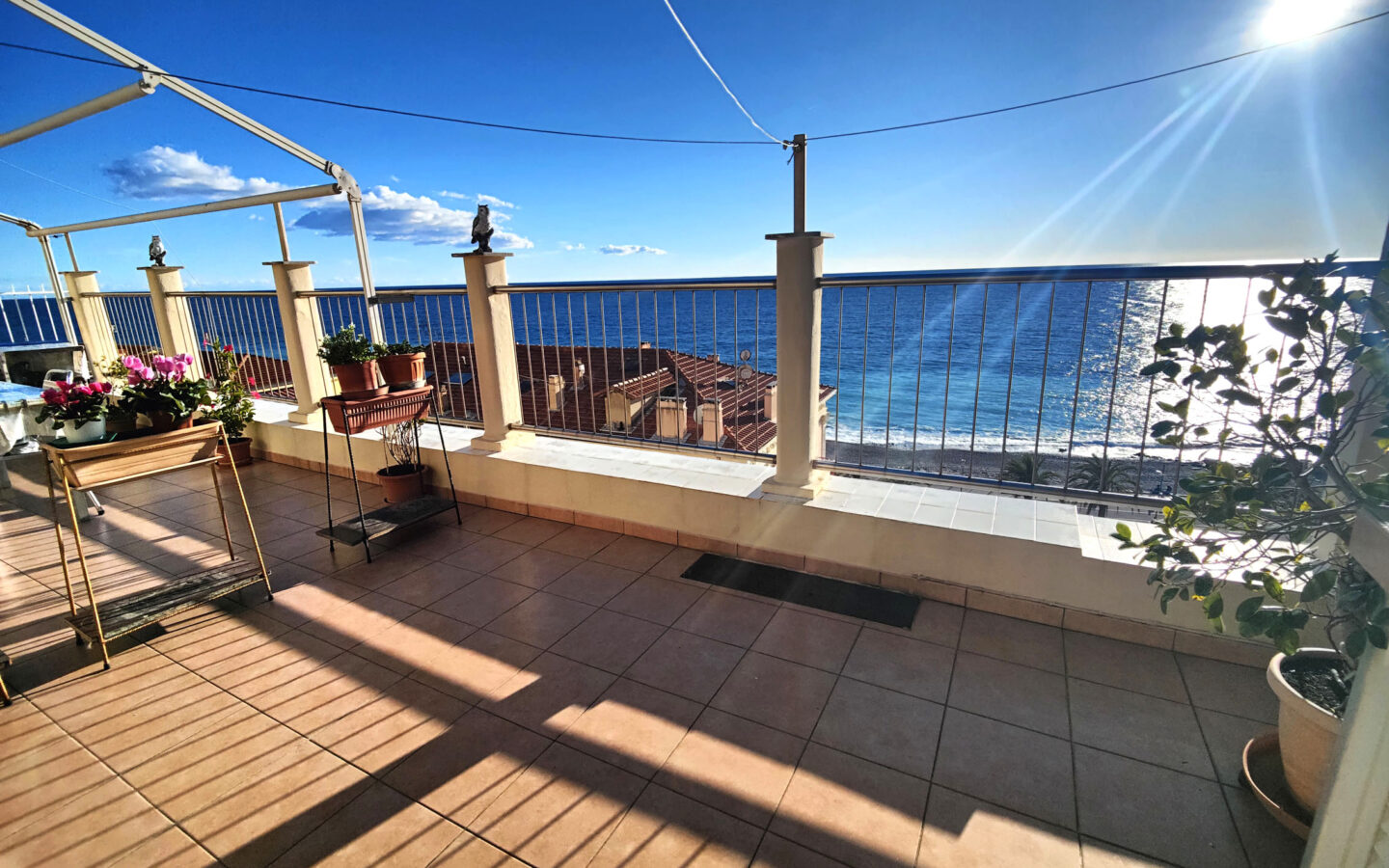 B65 Two-bedroom Apartment With Scenic Terrace In Ospedaletti