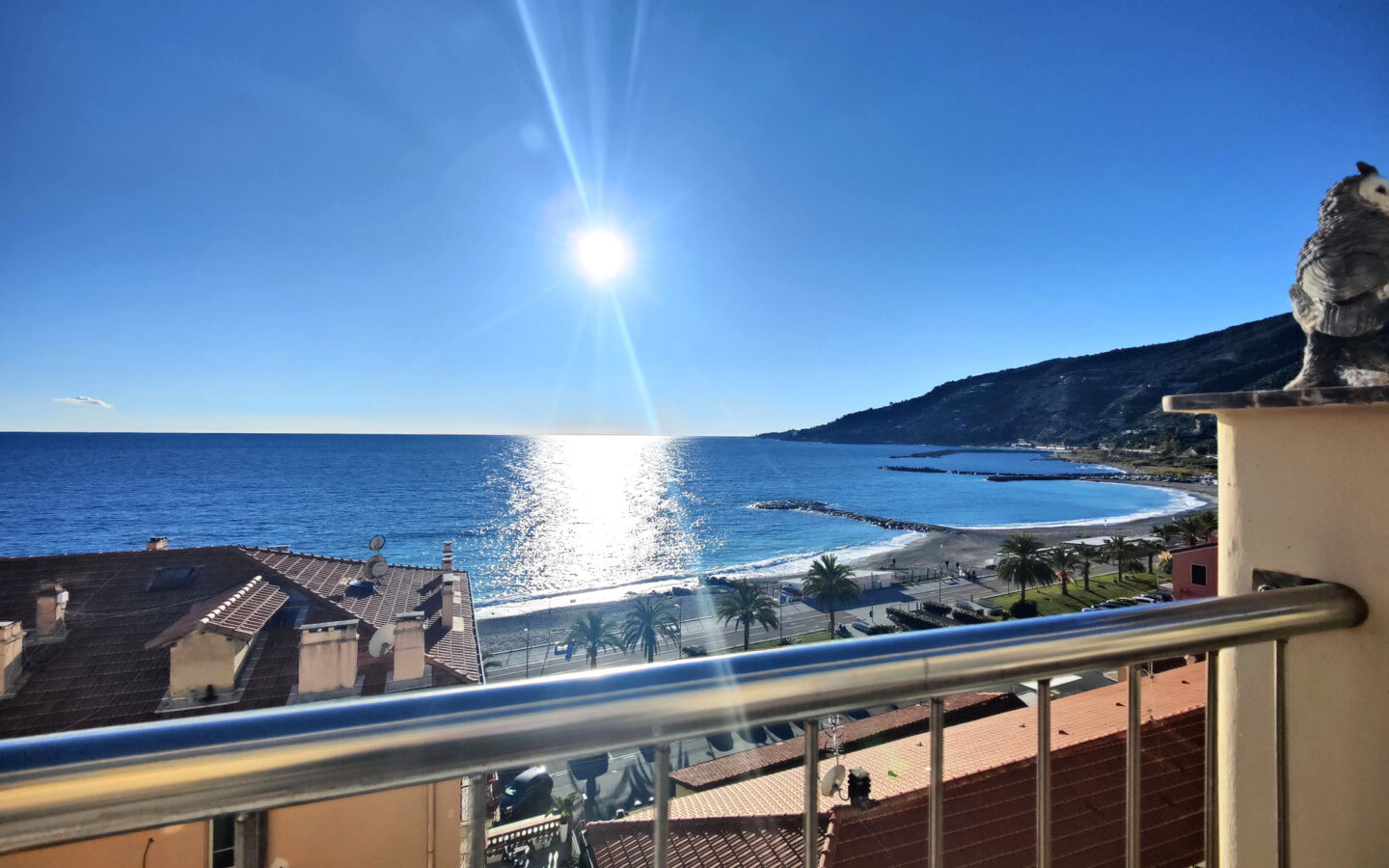 B65 Two-bedroom Apartment With Scenic Terrace In Ospedaletti