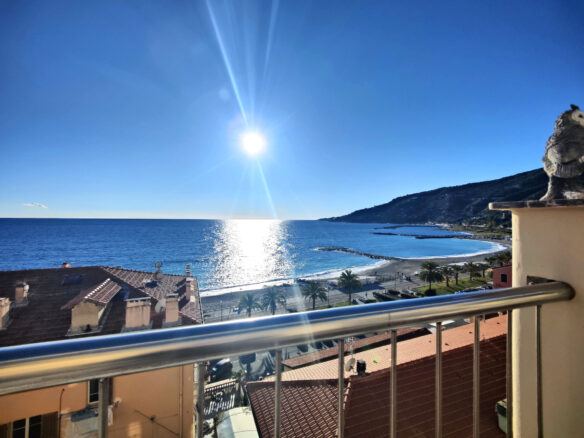 B65 Two-bedroom Apartment With Scenic Terrace In Ospedaletti