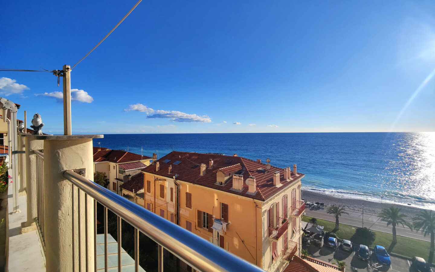 B65 Two-bedroom Apartment With Scenic Terrace In Ospedaletti