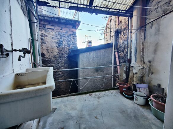 Tr64 Historic Townhouse In Central Ceriana With Unique Features