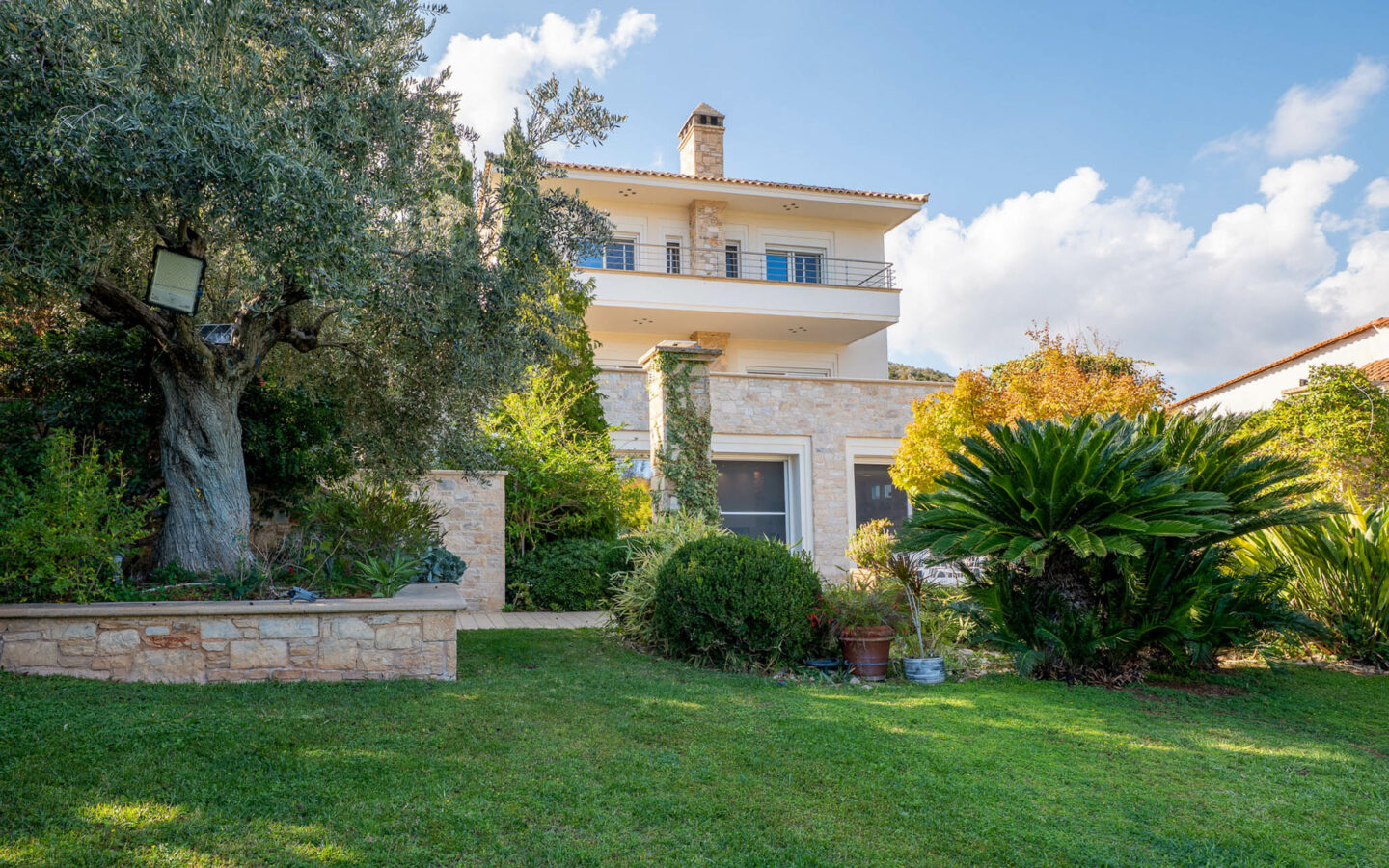 Renovated Villa Near Athens International Airport