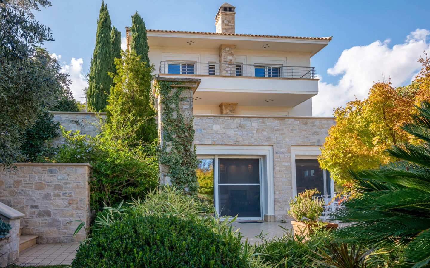 Renovated Villa Near Athens International Airport
