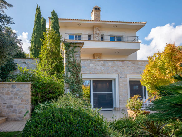 Renovated Villa Near Athens International Airport