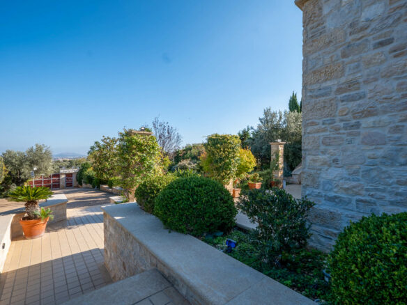 Renovated Villa Near Athens International Airport