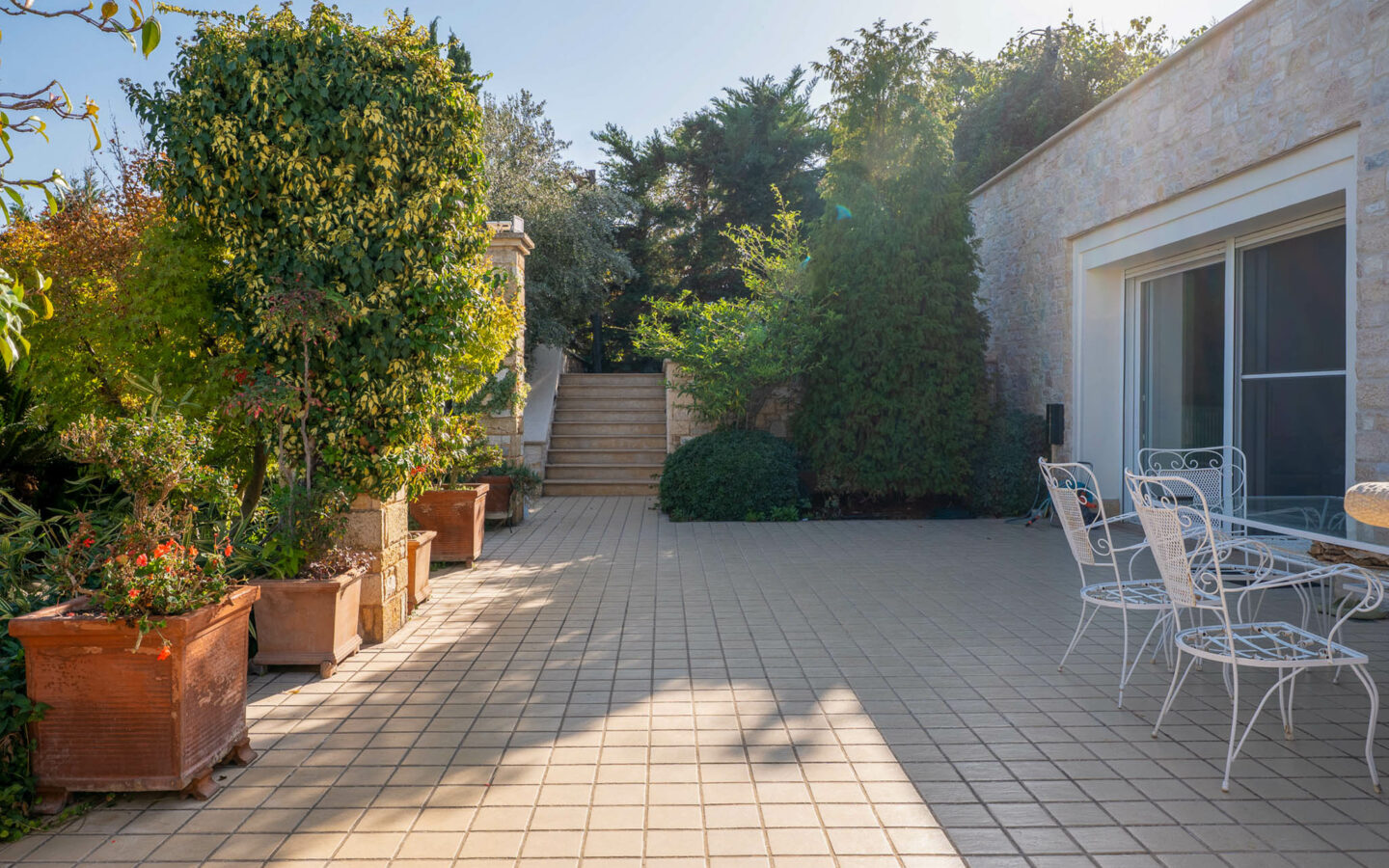 Renovated Villa Near Athens International Airport