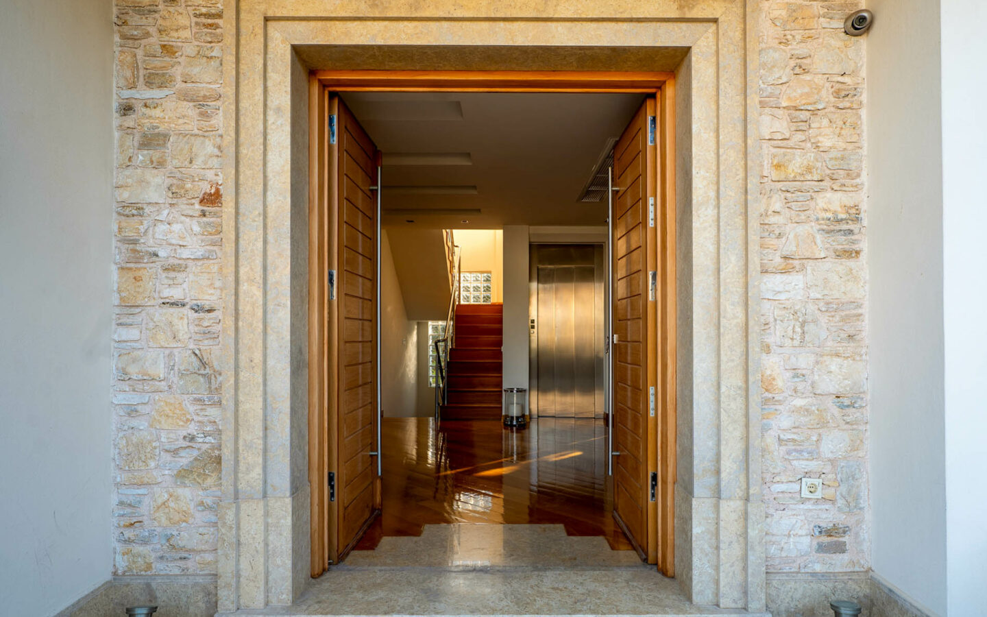 Renovated Villa Near Athens International Airport