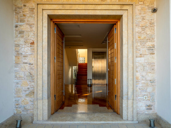 Renovated Villa Near Athens International Airport