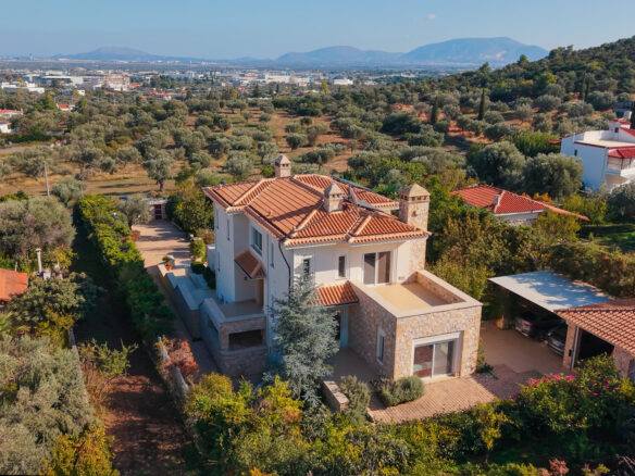 Renovated Villa Near Athens International Airport