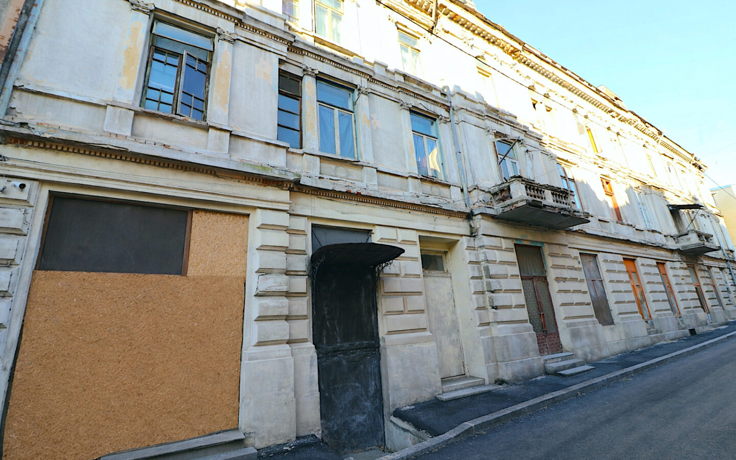 Historic Structure – Former Hotel In Bucharest’s Core