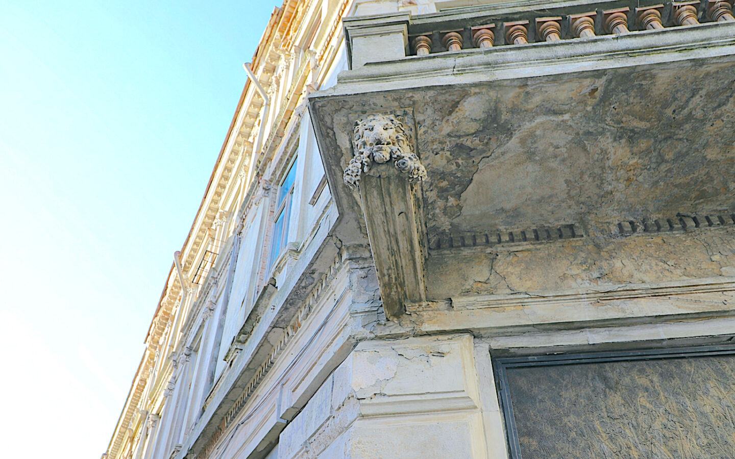 Historic Structure – Former Hotel In Bucharest’s Core