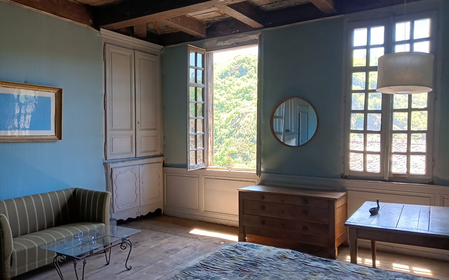 Maison Médiévale 250 M² Avec Vue Sur Abbatiale, 4 Chambres, Jardin Sans Vis-à-vis Et Ancienne échoppe