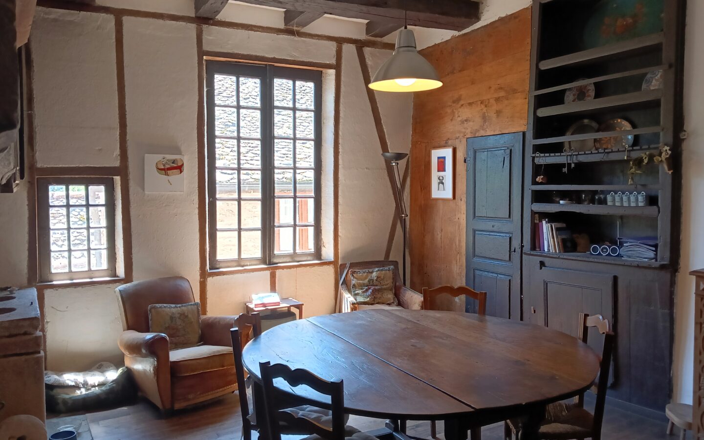Maison Médiévale 250 M² Avec Vue Sur Abbatiale, 4 Chambres, Jardin Sans Vis-à-vis Et Ancienne échoppe