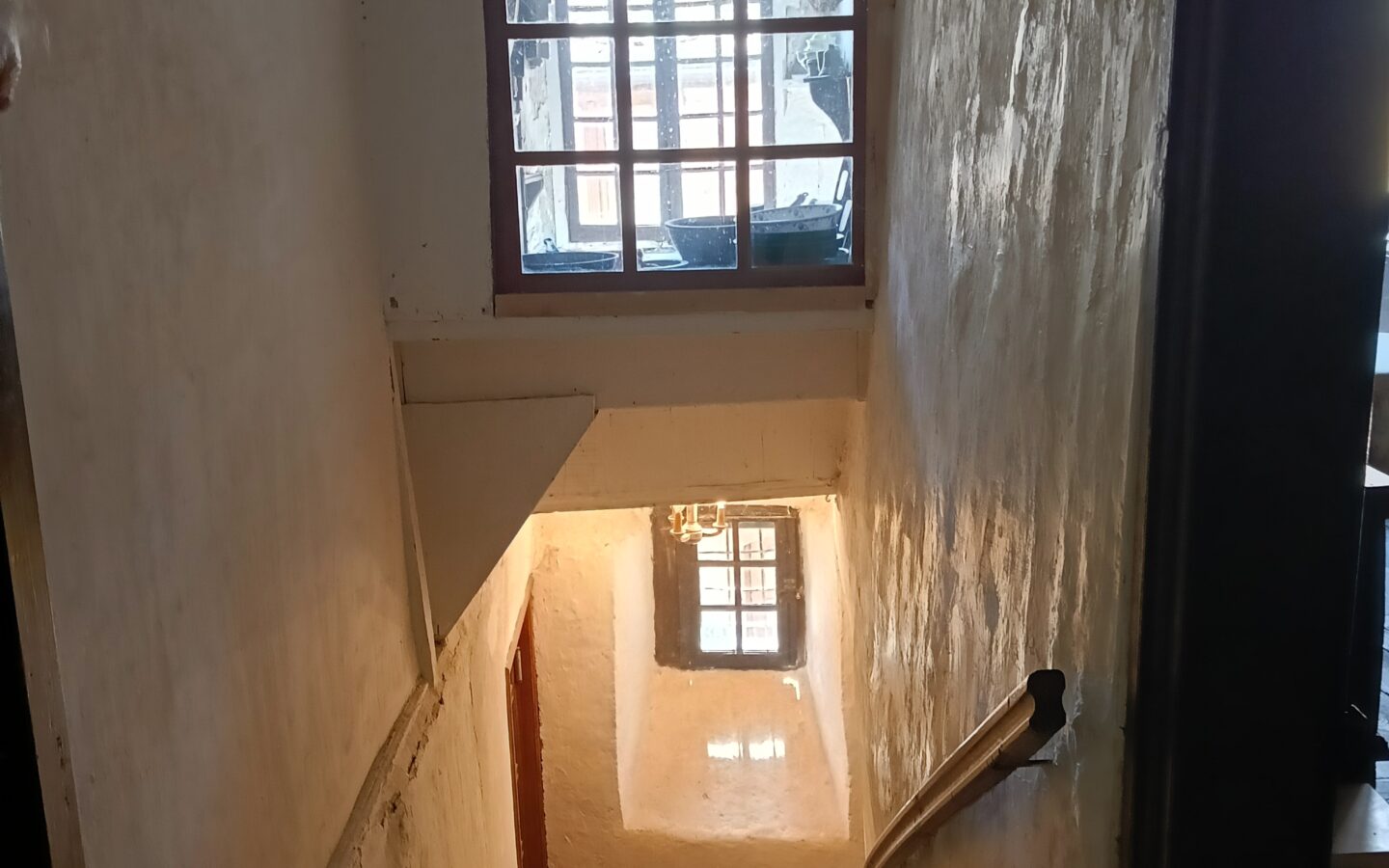 Maison Médiévale 250 M² Avec Vue Sur Abbatiale, 4 Chambres, Jardin Sans Vis-à-vis Et Ancienne échoppe