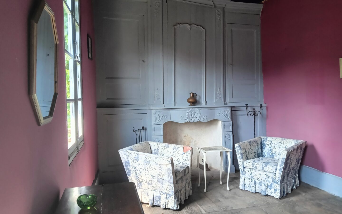 Maison Médiévale 250 M² Avec Vue Sur Abbatiale, 4 Chambres, Jardin Sans Vis-à-vis Et Ancienne échoppe