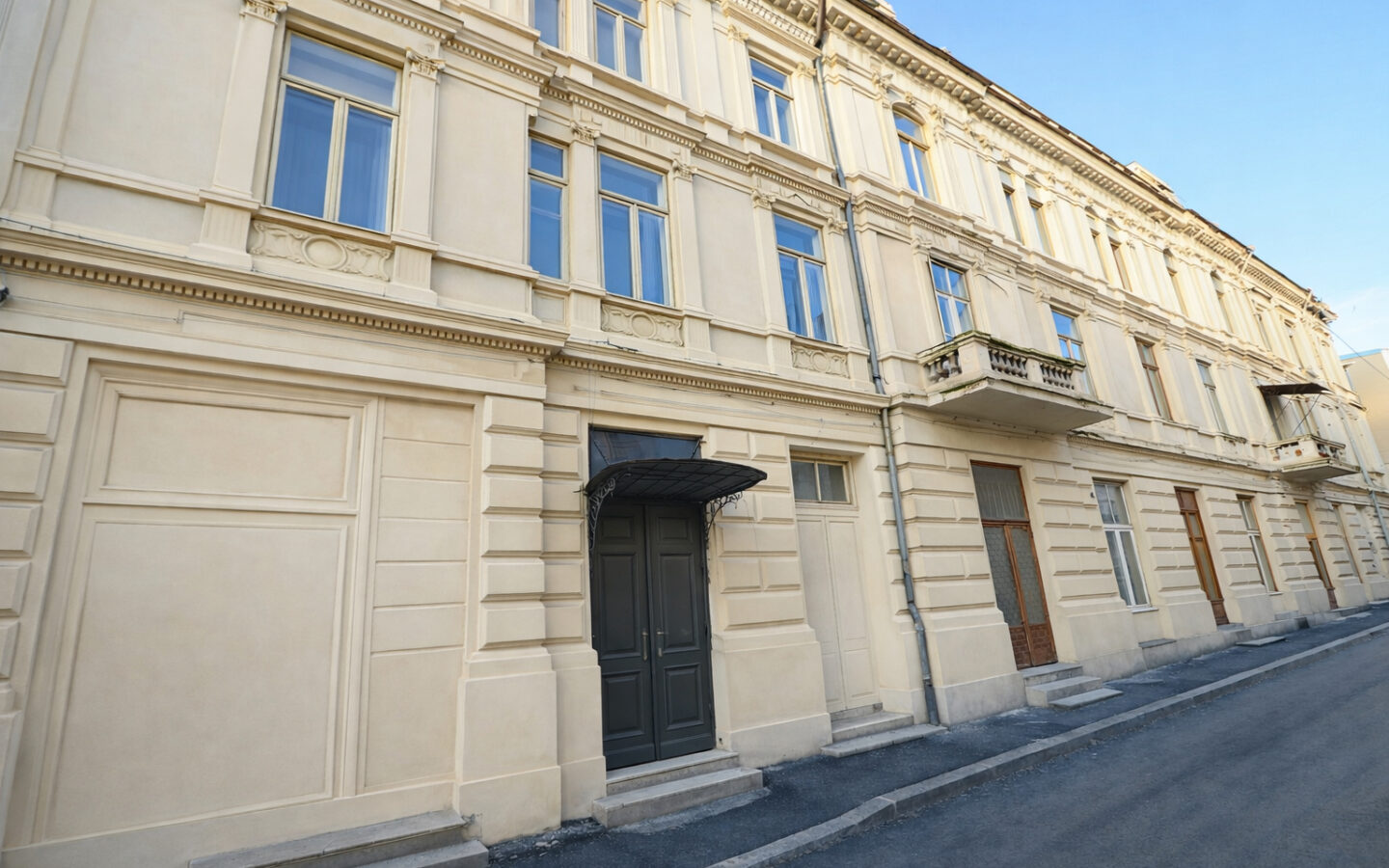 Historic Structure – Former Hotel In Bucharest’s Core
