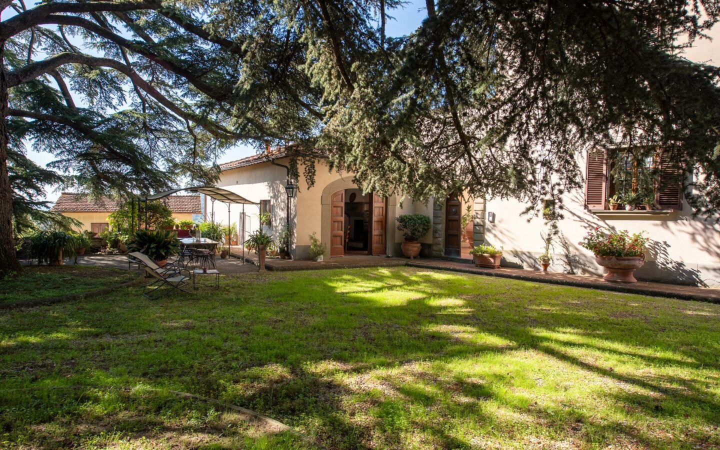 Villa Lucente With Historical Significance In Ideal Location