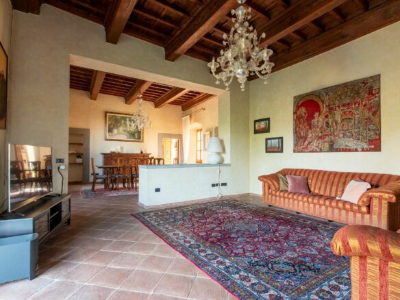 Villa Lucente With Historical Significance In Ideal Location