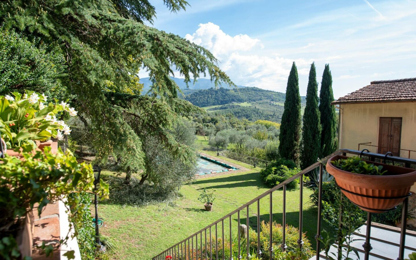 Villa Lucente With Historical Significance In Ideal Location