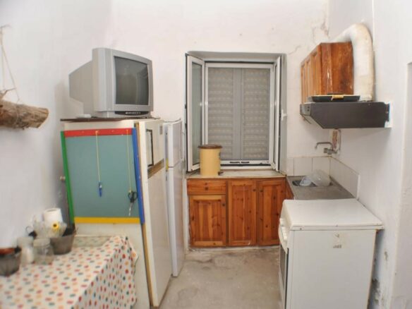 Renovation Opportunity With Countryside Views In East Crete