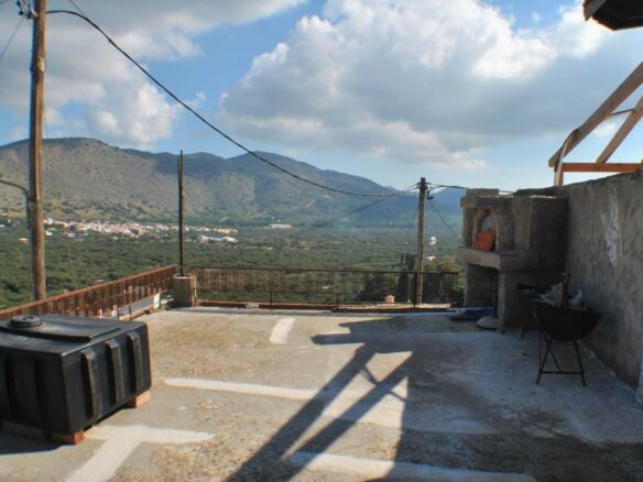 Renovation Opportunity With Countryside Views In East Crete