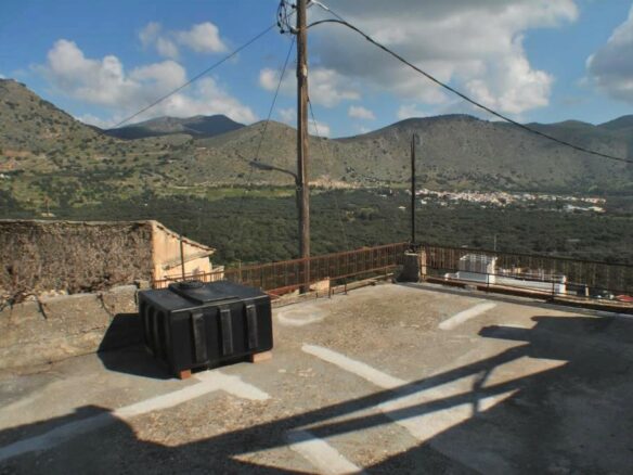 Renovation Opportunity With Countryside Views In East Crete