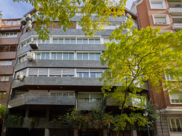 Apartment With Pool And Parking In Exterior Location