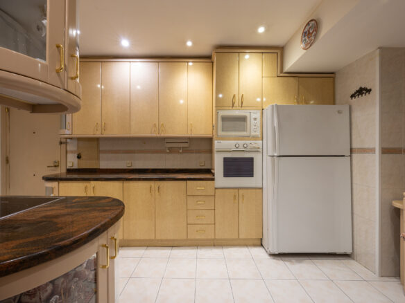 Apartment With Pool And Parking In Exterior Location