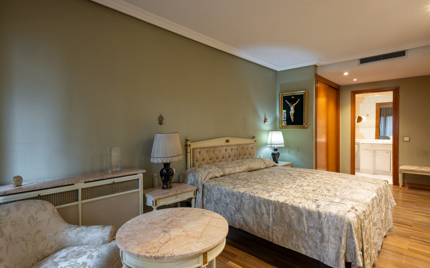 Apartment With Pool And Parking In Exterior Location