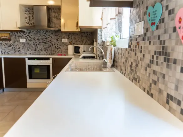 3-bedroom Flat In Agioi Anargiroi, Greece (120 M²)