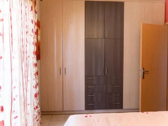 3-bedroom Flat In Agioi Anargiroi, Greece (120 M²)