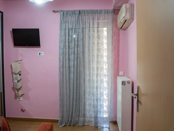 3-bedroom Flat In Agioi Anargiroi, Greece (120 M²)