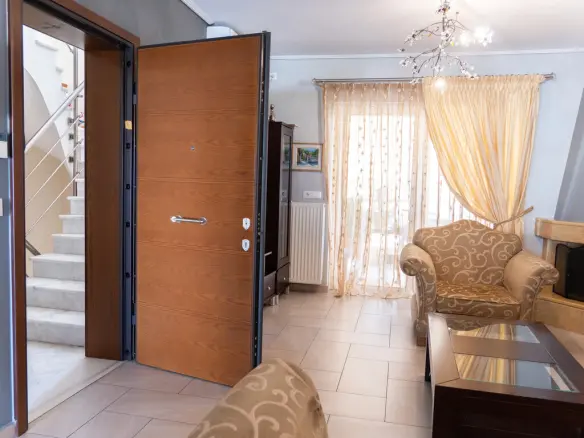3-bedroom Flat In Agioi Anargiroi, Greece (120 M²)