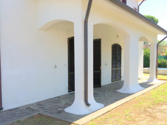 Ground Floor Villa With Garage In Lido Volano