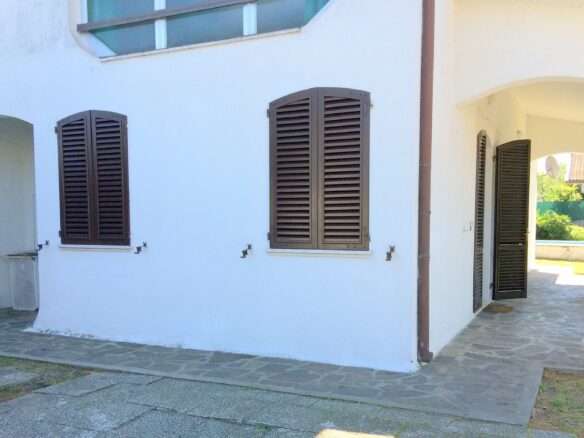 Ground Floor Villa With Garage In Lido Volano