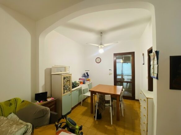 Vertical Townhouse With Large Outdoor Area And Parking In Lido Nazioni