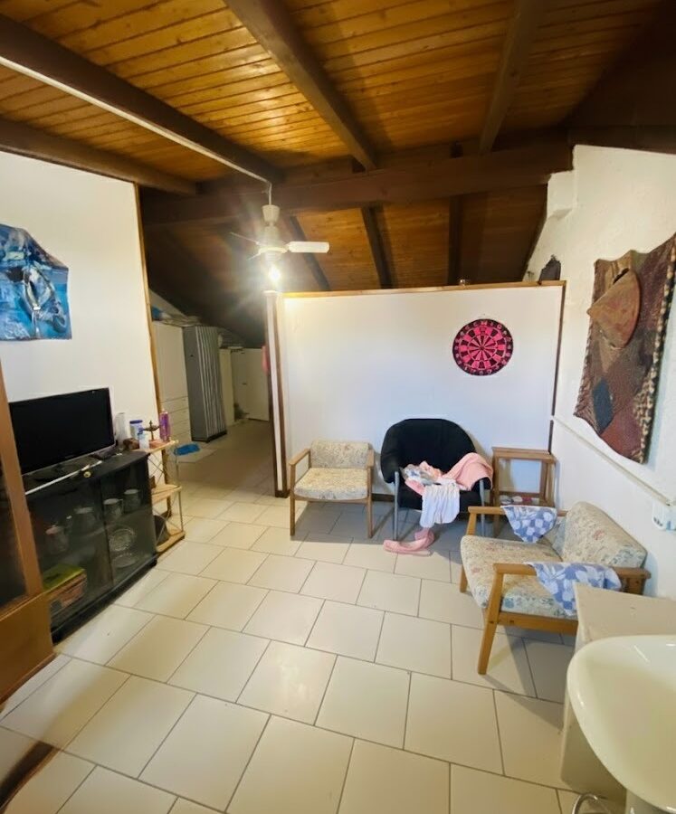 Vertical Townhouse With Large Outdoor Area And Parking In Lido Nazioni