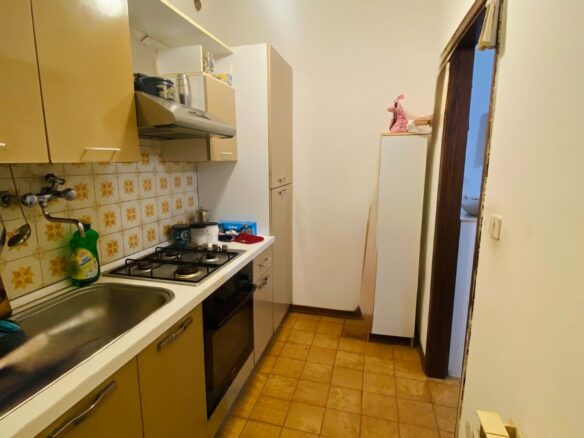 Vertical Townhouse With Large Outdoor Area And Parking In Lido Nazioni