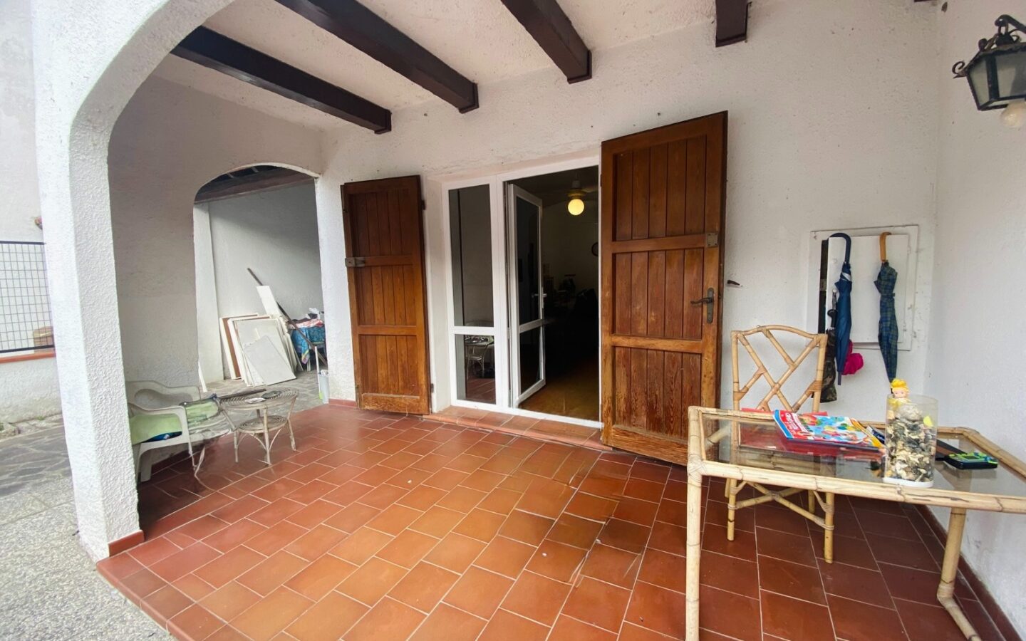 Vertical Townhouse With Large Outdoor Area And Parking In Lido Nazioni