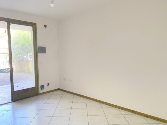 Three-bedroom Ground Floor Villa With Private Parking In Lido Nazioni