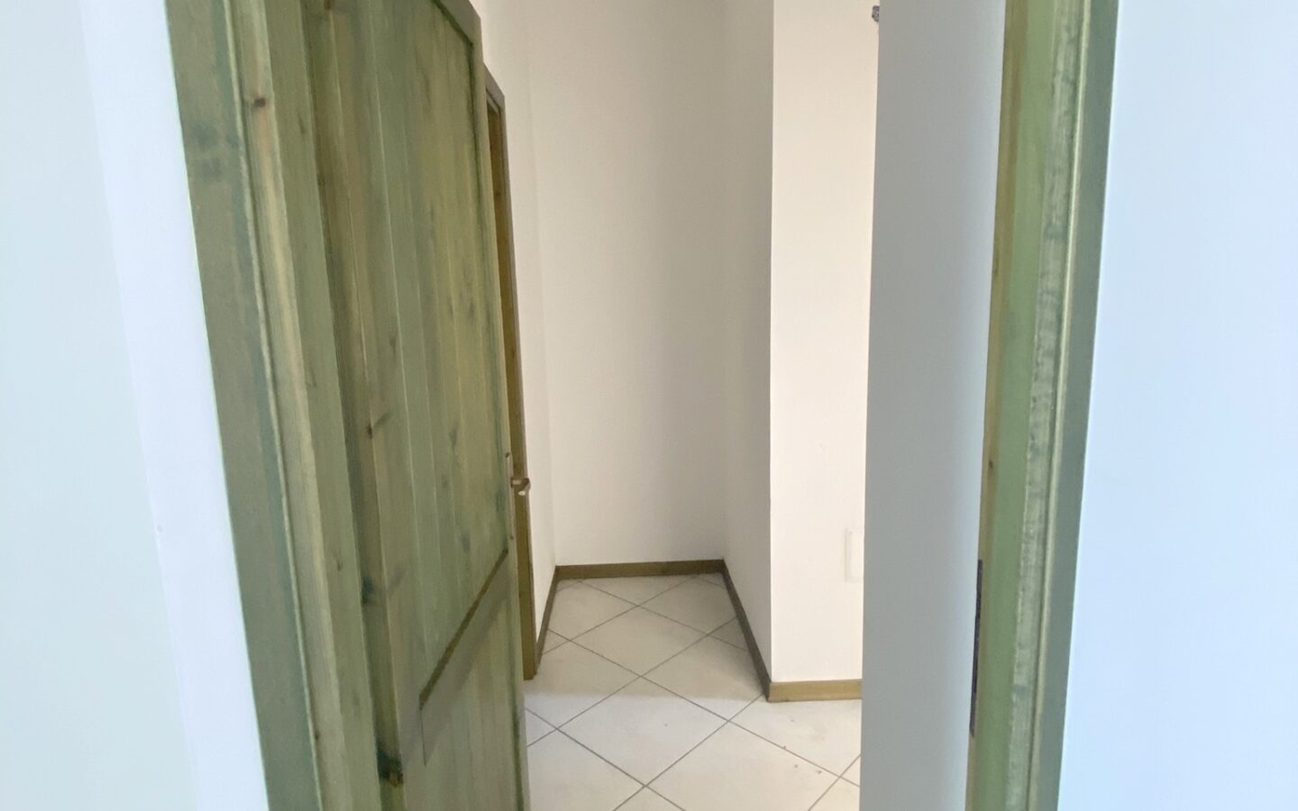Three-bedroom Ground Floor Villa With Private Parking In Lido Nazioni