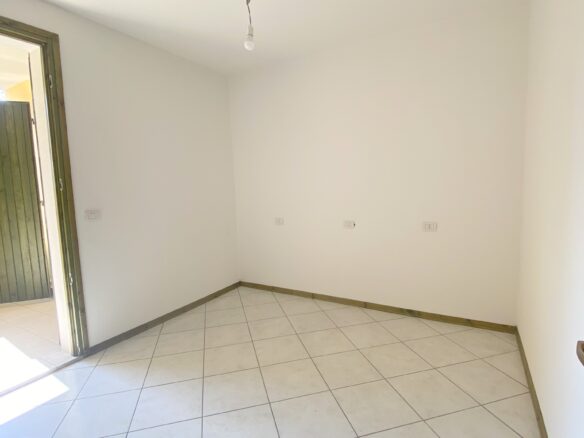 Three-bedroom Ground Floor Villa With Private Parking In Lido Nazioni