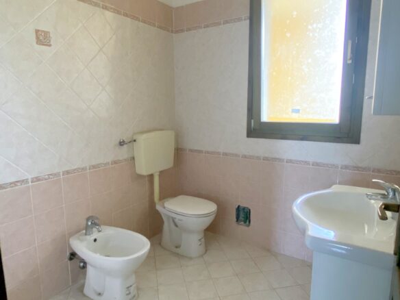 Three-bedroom Ground Floor Villa With Private Parking In Lido Nazioni
