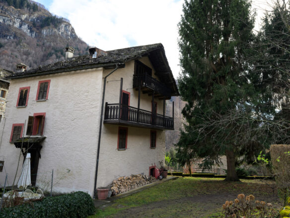 Independent House With Large Garden In Mountain Village Valsesia