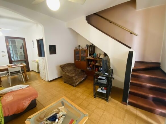 Vertical Townhouse With Large Outdoor Area And Parking In Lido Nazioni